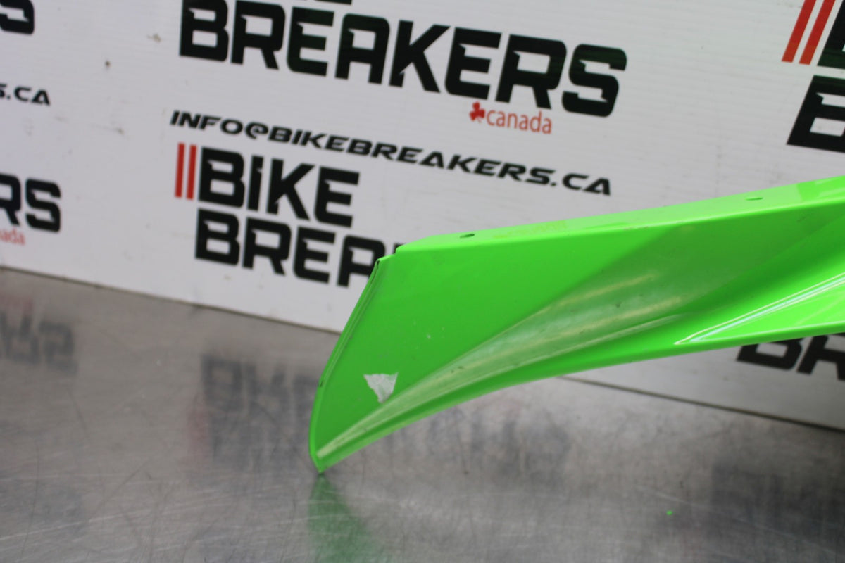 24-25 KAWASAKI NINJA ZX4R LEFT MID UPPER SIDE FAIRING COWL PLASTIC BB827
