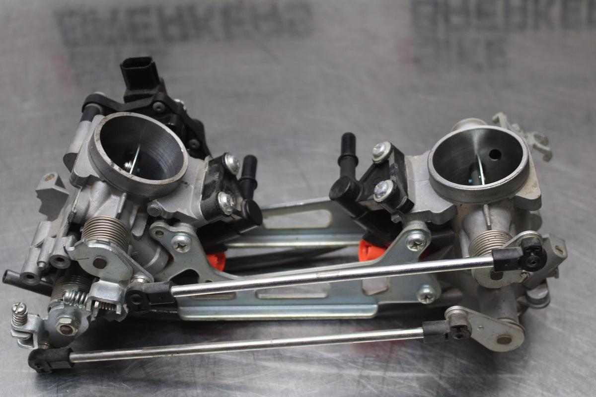 17-24 SUZUKI SV650 MAIN FUEL INJECTORS / THROTTLE BODIES BB829