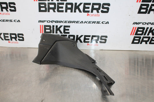 21-23 KAWASAKI NINJA ZX6R RIGHT FRONT DUCT COVER PANEL COWL BB179