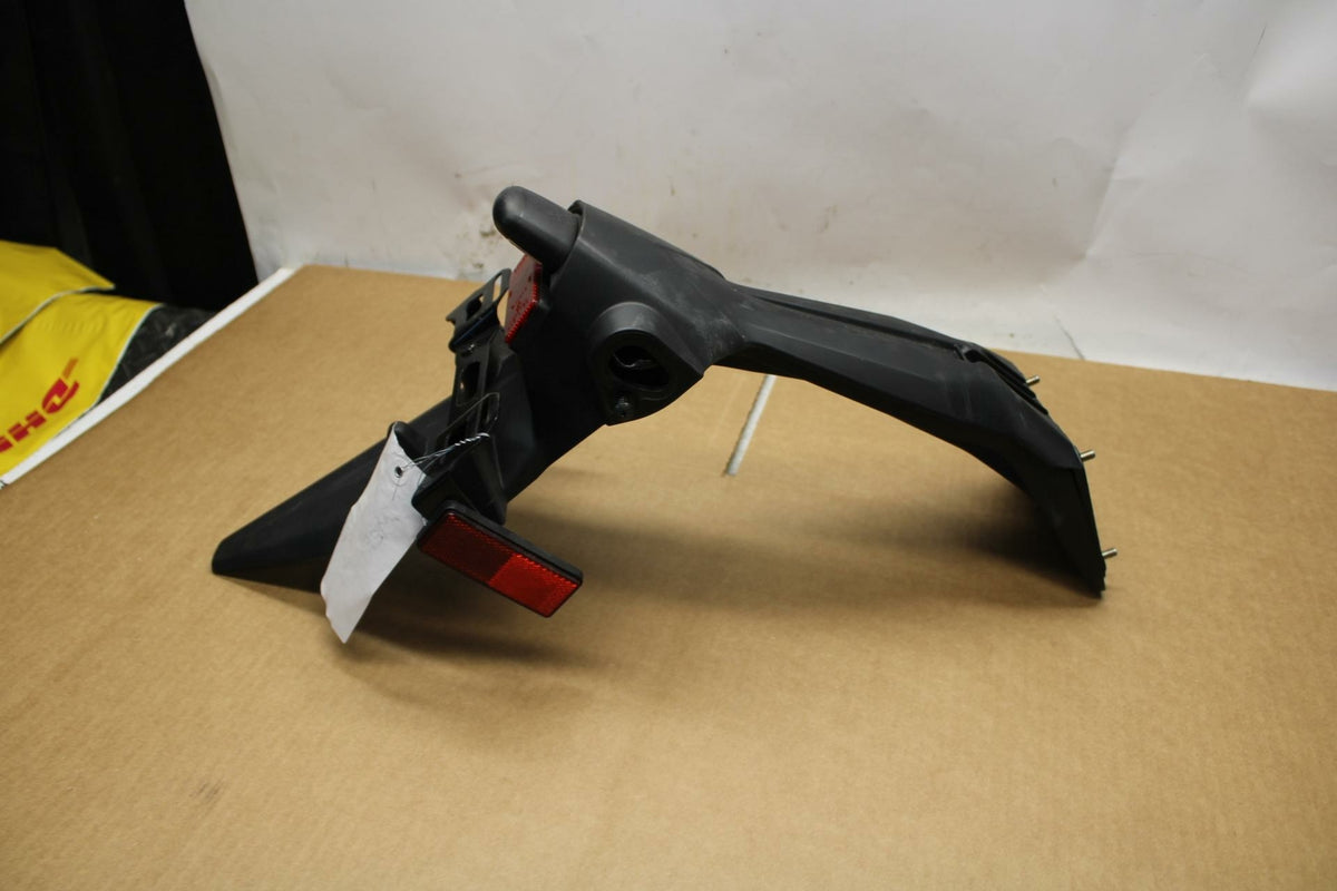 19-21 YAMAHA YZF R3 REAR BACK FENDER MUD GUARD BB378