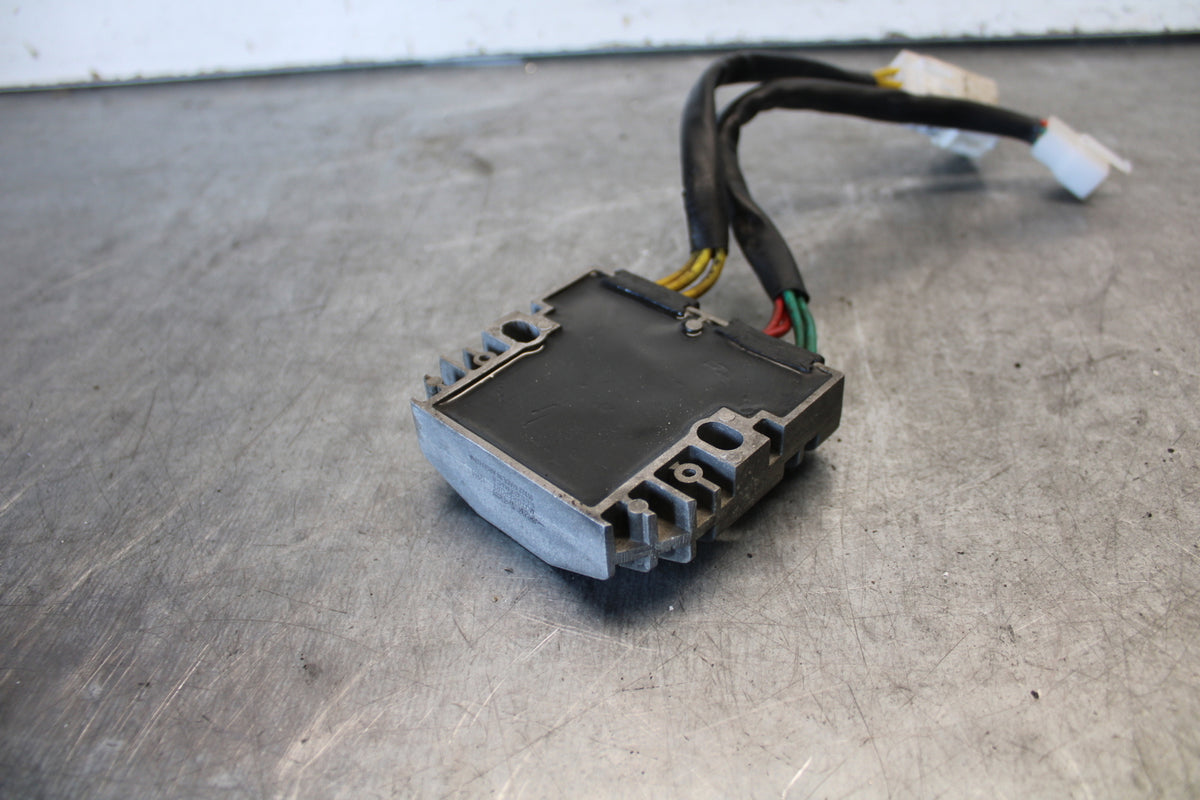 03-04 HONDA CBR600RR RECTIFIER VOLTAGE REGULATOR 31600-MEE-003 BB661
