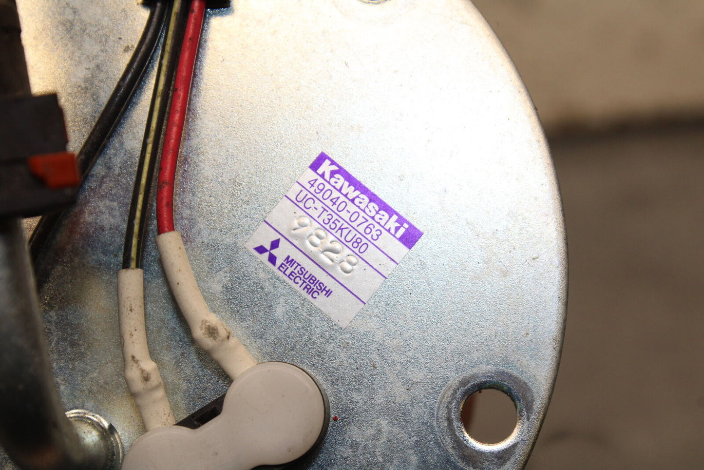 19-22 KAWASAKI Z400 FUEL PUMP GAS PETROL SENDER UNIT BB738