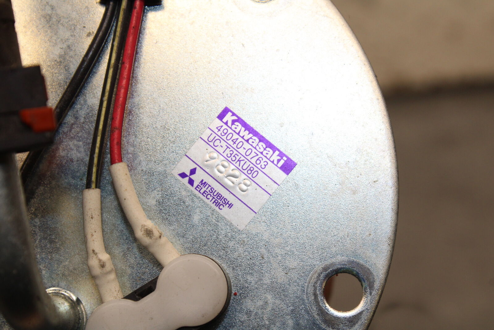 19-22 KAWASAKI Z400 FUEL PUMP GAS PETROL SENDER UNIT BB738