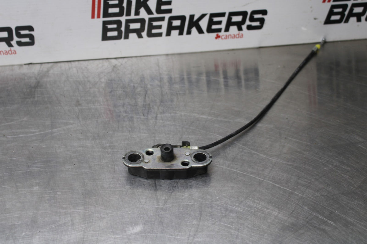 07-08 KAWASAKI NINJA ZX6R REAR PASSENGER SEAT LATCH  ASSEMBLY BB855