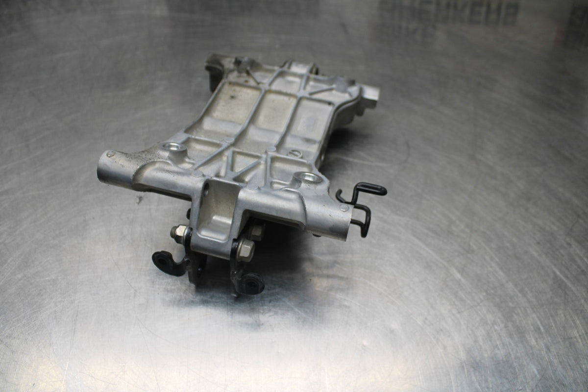 18-26 KAWASAKI Z400 ENGINE MOUNT MOTOR BRACKET BB852