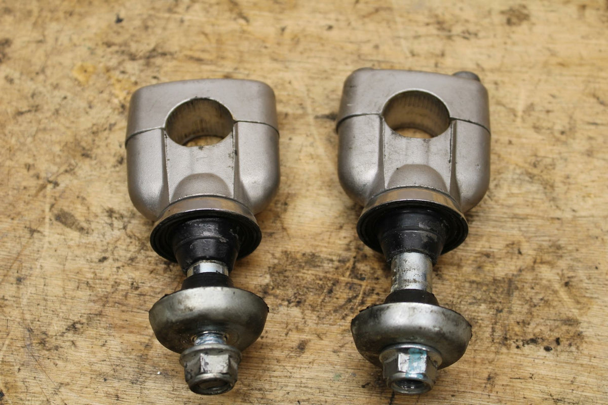 02-03 SUZUKI VSTROM 1000 HANDLEBAR RISERS CLAMPS BB331