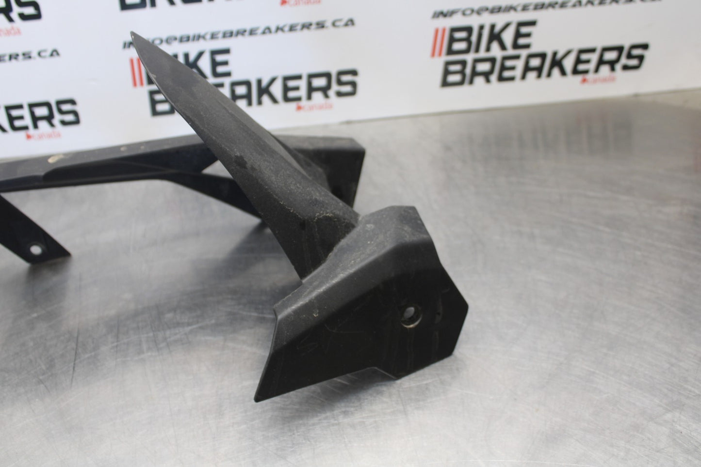 18-23 KAWASAKI NINJA 400 EX400 REAR BACK DRIVE CHAIN GUARD COVER SHIELD BB192