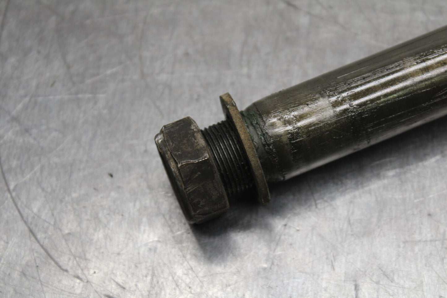06-07 YAMAHA YZF R6 REAR AXLE BACK WHEEL RIM PIVOT BOLT AXEL BB742