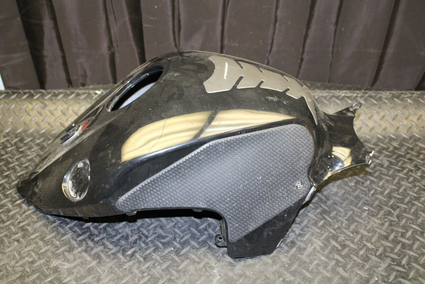 12-16 HONDA CBR1000RR AFTERMARKET BLACK GAS TANK FUEL CELL COVER FAIRING  BB176
