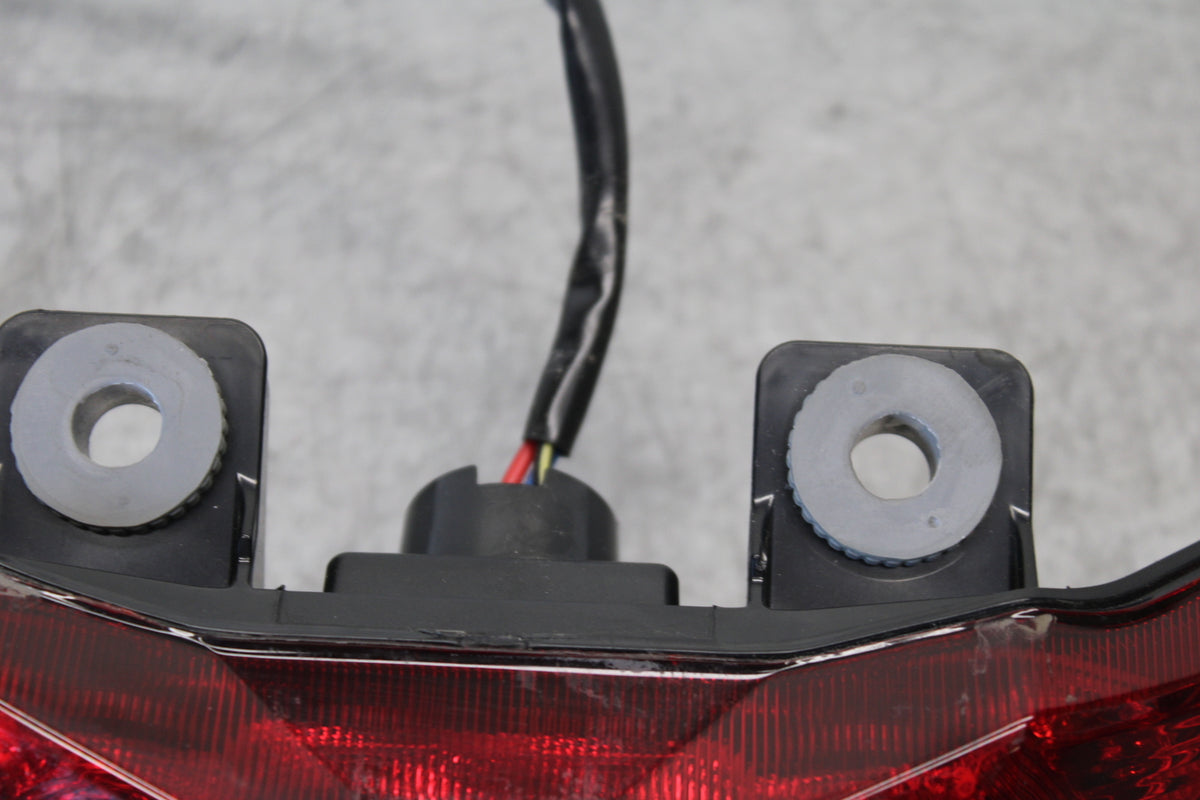 18-23 KAWASAKI NINJA 400 REAR TAIL TAILLIGHT BACK BRAKE LIGHT  BB679