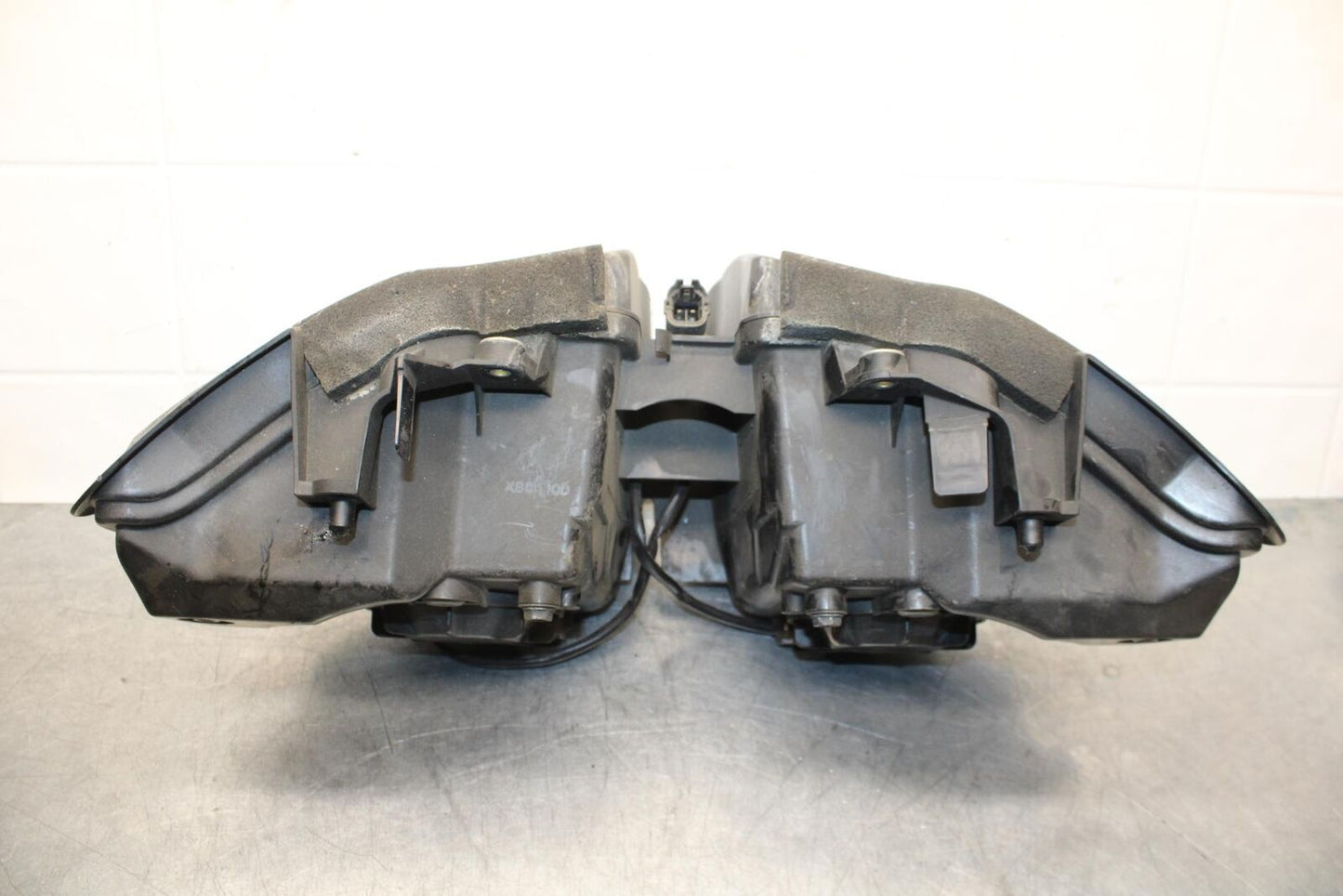 2008 Honda CBR1000RR FRONT HEADLIGHT HEAD LIGHT LAMP 33102-MFL-305 BB579