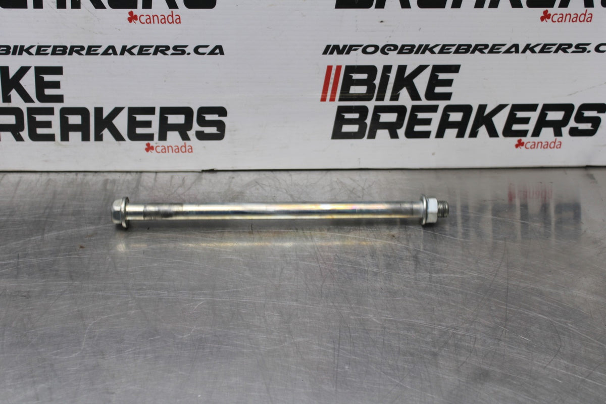 02 KAWASAKI VULCAN 800 VN800B CLASSIC REAR SWINGARM BOLT SUSPENSION PIVOT  BB862