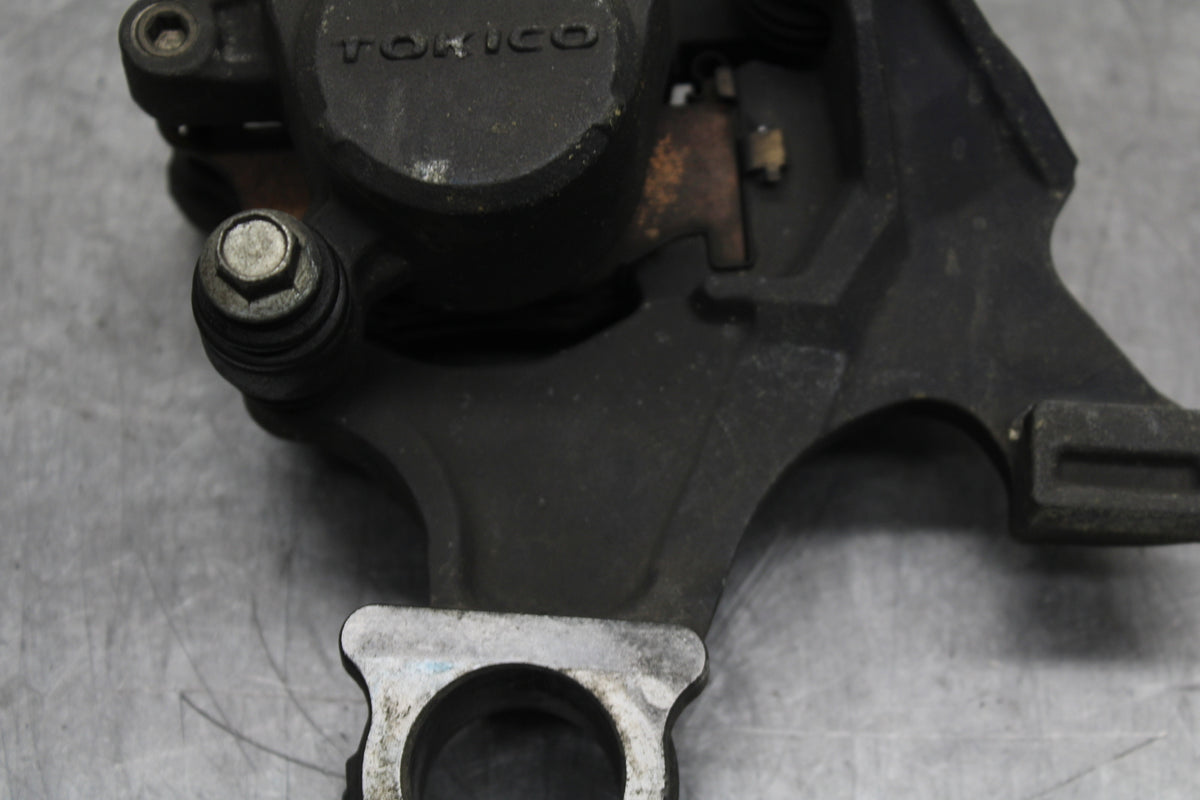 08-10 SUZUKI GSXR 600 REAR BACK BRAKE CALIPER W MOUNT BRACKET BB116