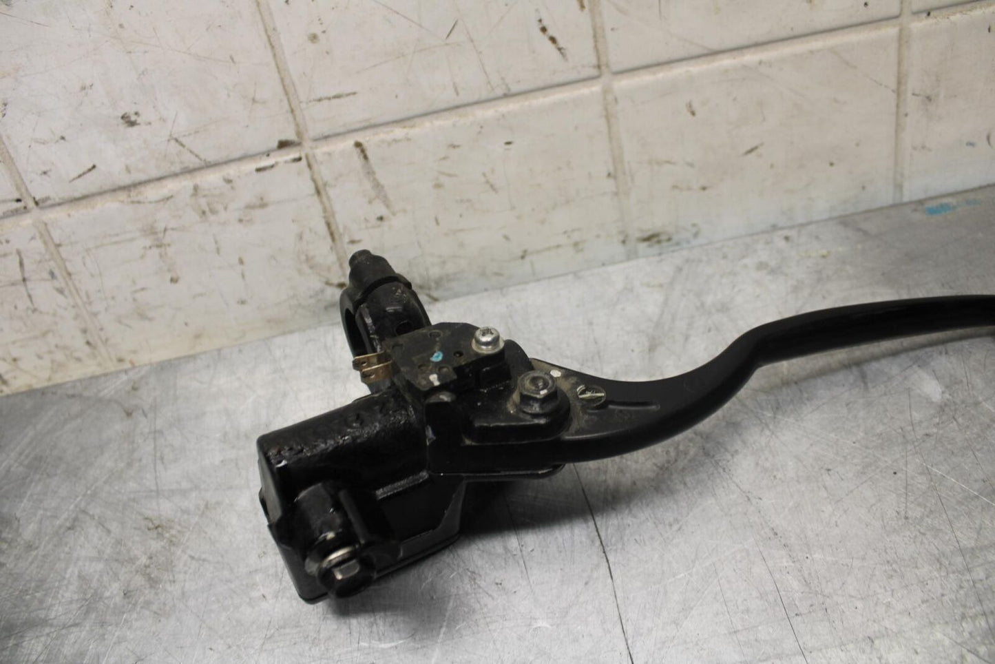 2015 Kawasaki Ninja 300 EX300B ABS FRONT BRAKE MASTER CYLINDER w/ LEVER BB518