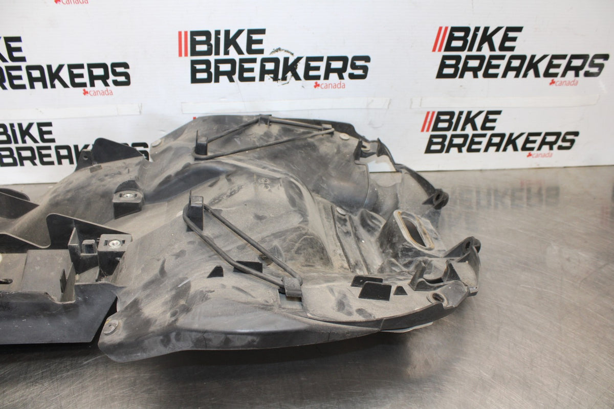 06-07 HONDA INTERCEPTOR 800 VFR800 REAR TAIL UNDERTAIL FAIRING COWL FENDER BB917
