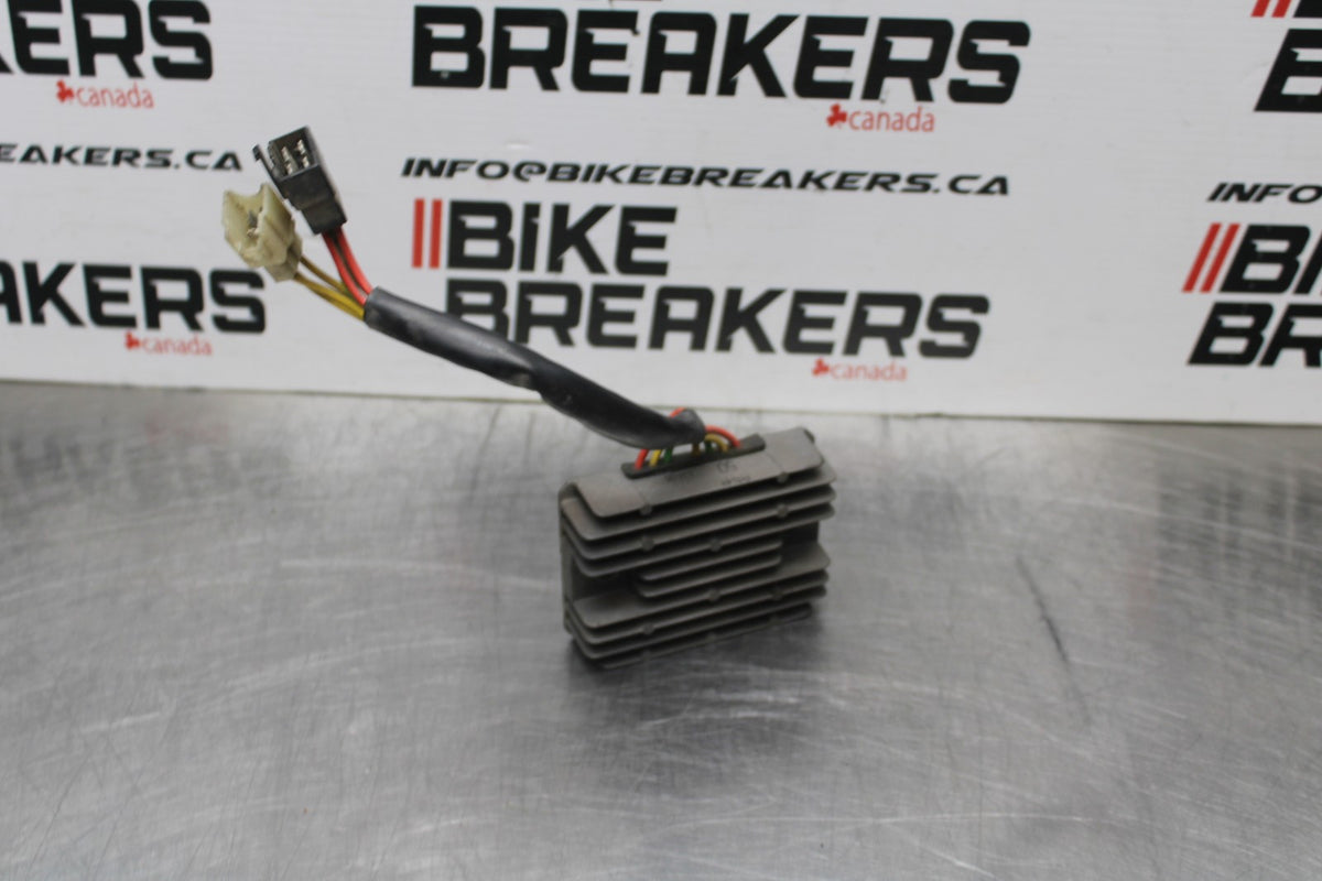 02 DUCATI MONSTER 620 RECTIFIER VOLTAGE REGULATOR BB851