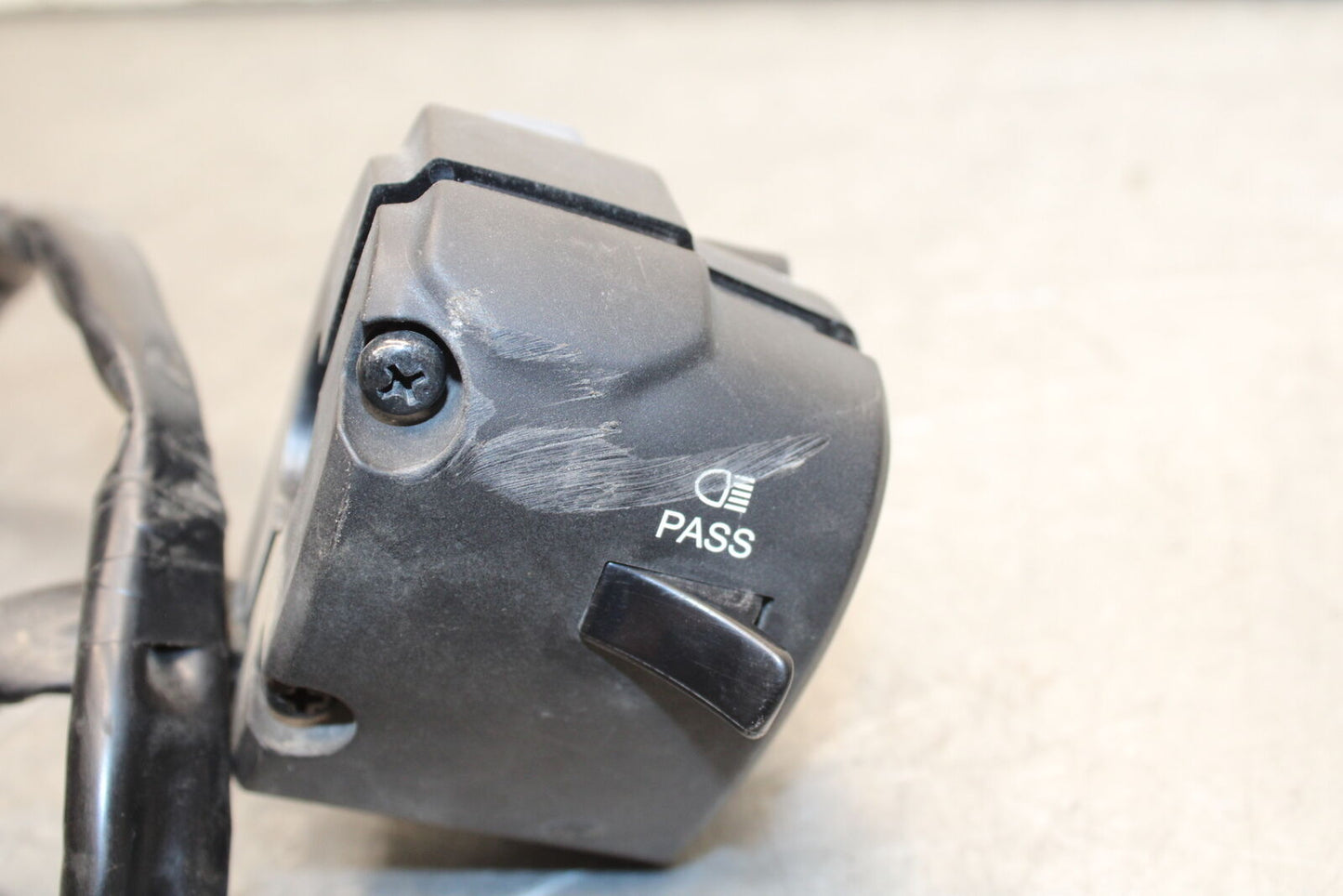 16 KAWASAKI NINJA ZX10R LEFT CLIP ON HANDLE HORN SIGNALS SWITCH SWITCHES  BB650