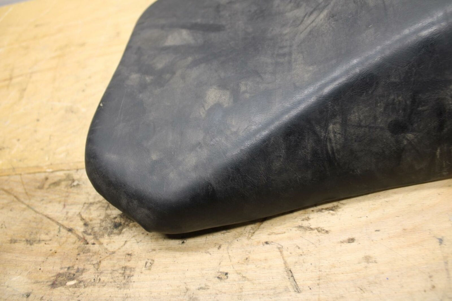 11-21 SUZUKI GSXR750 FRONT DRIVERS SEAT PAD SADDLE PILLION