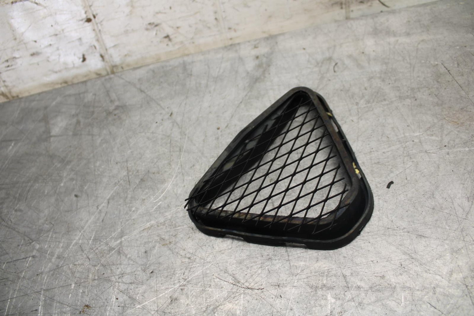 19-20 KAWASAKI NINJA ZX6R AIR INTAKE GRILL BB517