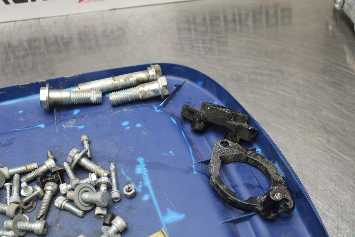09 HARLEY-DAVIDSON SPORTSTER 1200 CUSTOM XL1200C MOUNTING BOLTS HARDWARE BB776