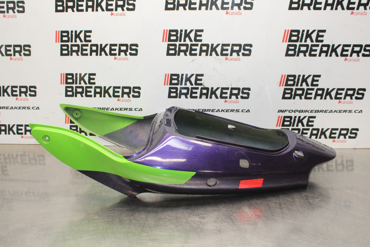 98 KAWASAKI NINJA ZX6 OEM REAR BACK TAIL FAIRING COWL SHROUD BB870