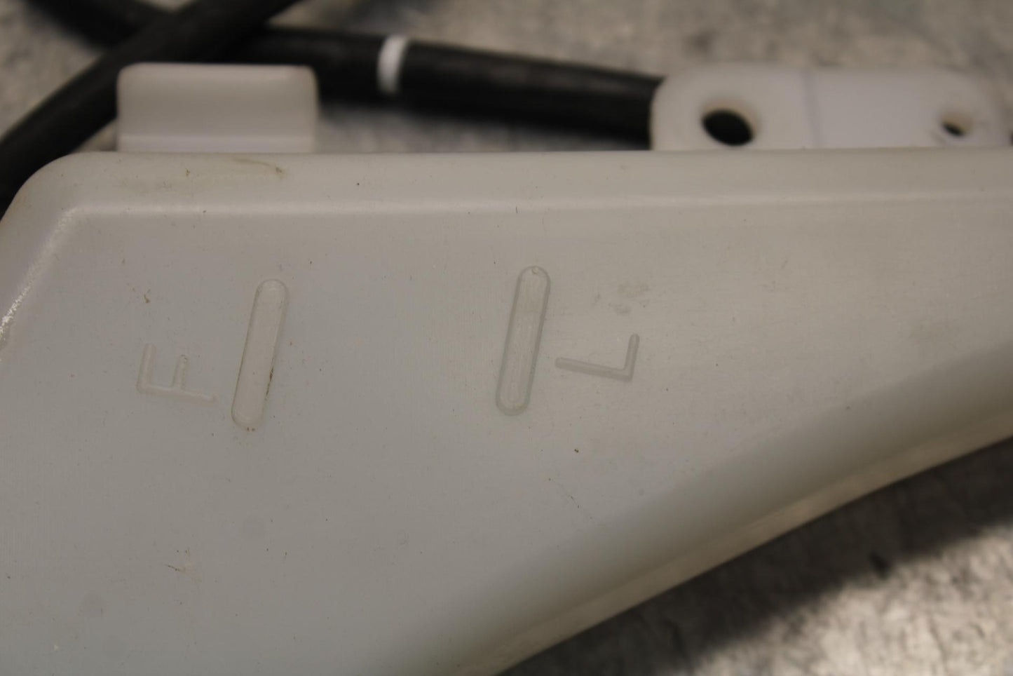 20 SUZUKI GSXR 1000 COOLANT WATER TANK RESERVOIR BOTTLE BB597