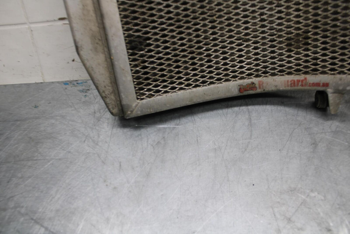 07-08 KAWASAKI CONCOURS 1400 ABS ENGINE RADIATOR MOTOR COOLER GUARD  BB449