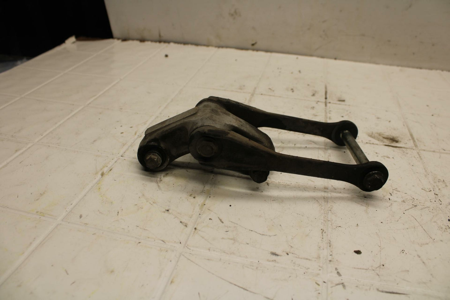 03-05 SUZUKI SV1000 REAR DOGBONE SHOCK LINKAGE LINK BB405