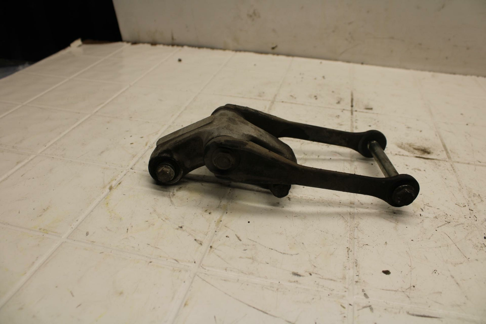 03-05 SUZUKI SV1000 REAR DOGBONE SHOCK LINKAGE LINK BB405