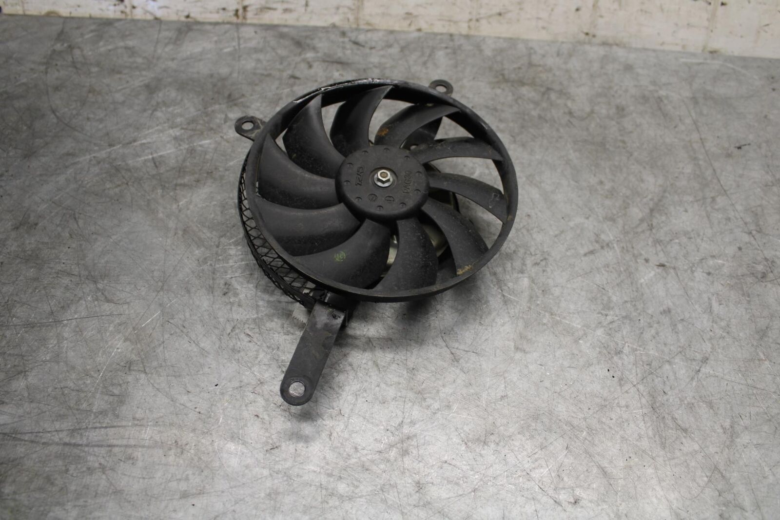 06-07 SUZUKI GSXR750 ENGINE RADIATOR COOLING FAN 17800-01H00 BB543