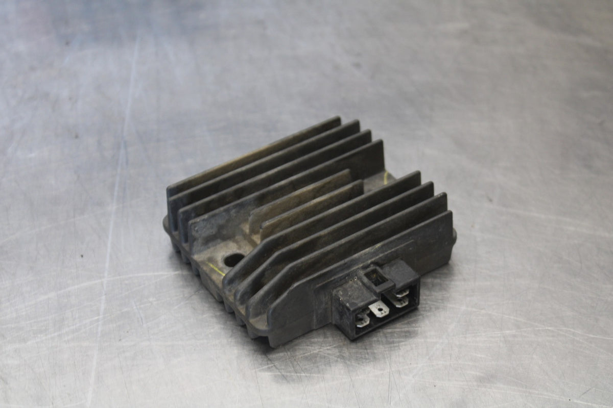 03-04 YAMAHA YZF R6 RECTIFIER VOLTAGE REGULATOR BB890