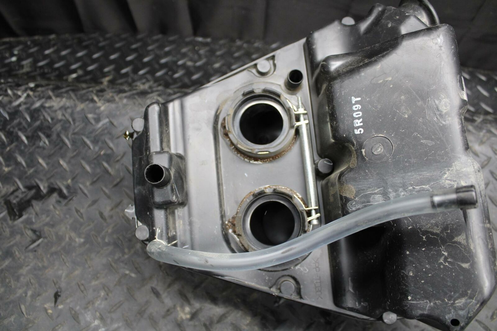 12-17 KAWASAKI NINJA 650 AIRBOX AIR INTAKE FILTER BOX 11010-0704 BB211