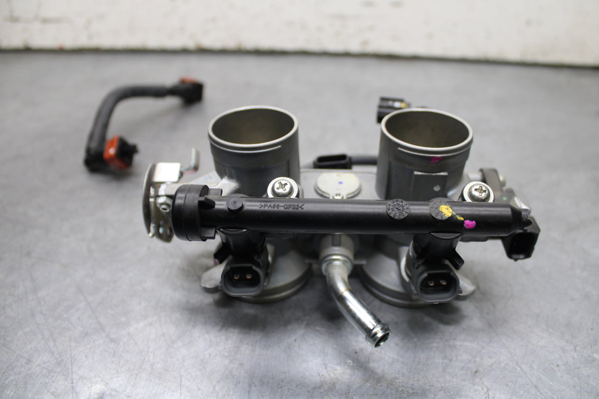 24 KAWASAKI NINJA 500 ABS MAIN FUEL INJECTORS / THROTTLE BODIES BB730
