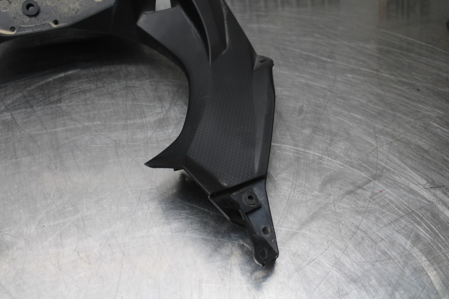 18-23 KAWASAKI NINJA 400 EX400 ABS FRONT CENTER COWL FAIRING BB177