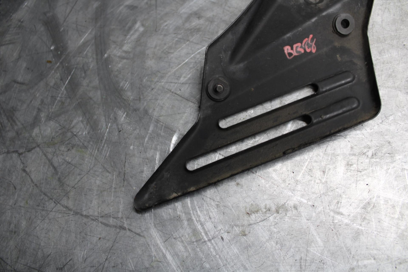 2007 Suzuki GSXR1000  MUFFLER EXHAUST PIPE COVER HEAT SHIELD GUARD BB44