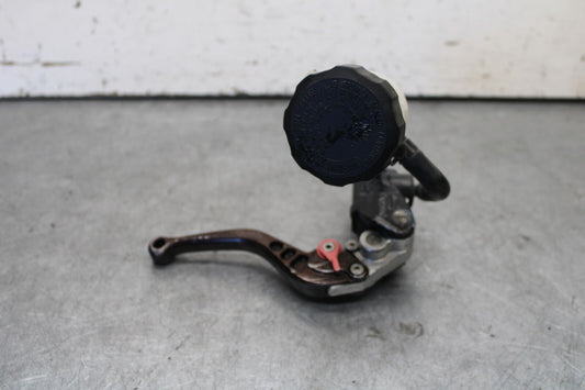 05-06 SUZUKI GSXR1000 FRONT BRAKE MASTER CYLINDER w/ LEVER 59600-47H10 BB677