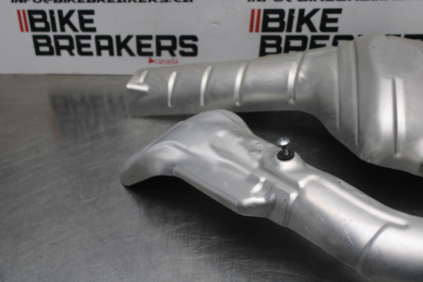13-24 HONDA CBR600RR MUFFLER EXHAUST PIPE COVER HEAT SHIELD GUARD BB772