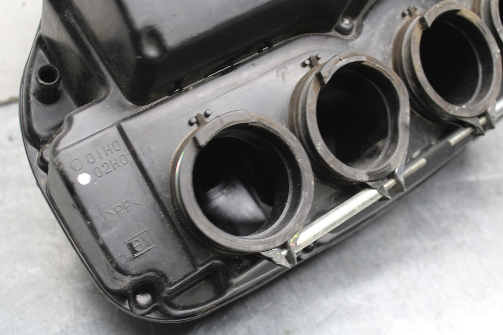 06-07 SUZUKI GSXR750 AIRBOX AIR INTAKE FILTER BOX 13700-02H03 BB670