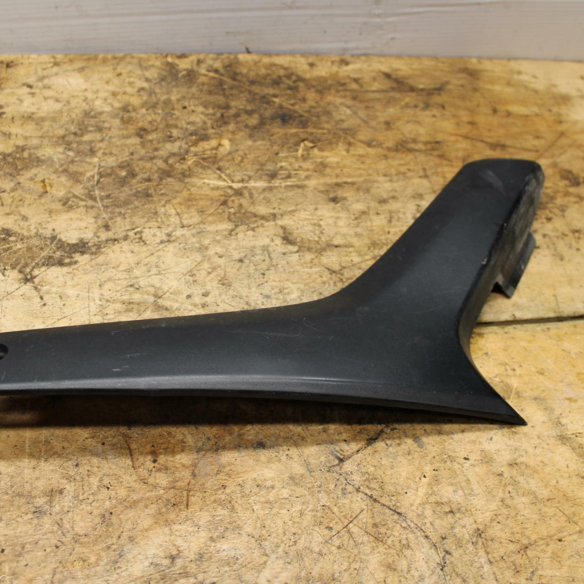 07-11 SUZUKI VSTROM 650 LEFT GAS TANK FUEL CELL PANEL COVER TRIM COWL BB340 