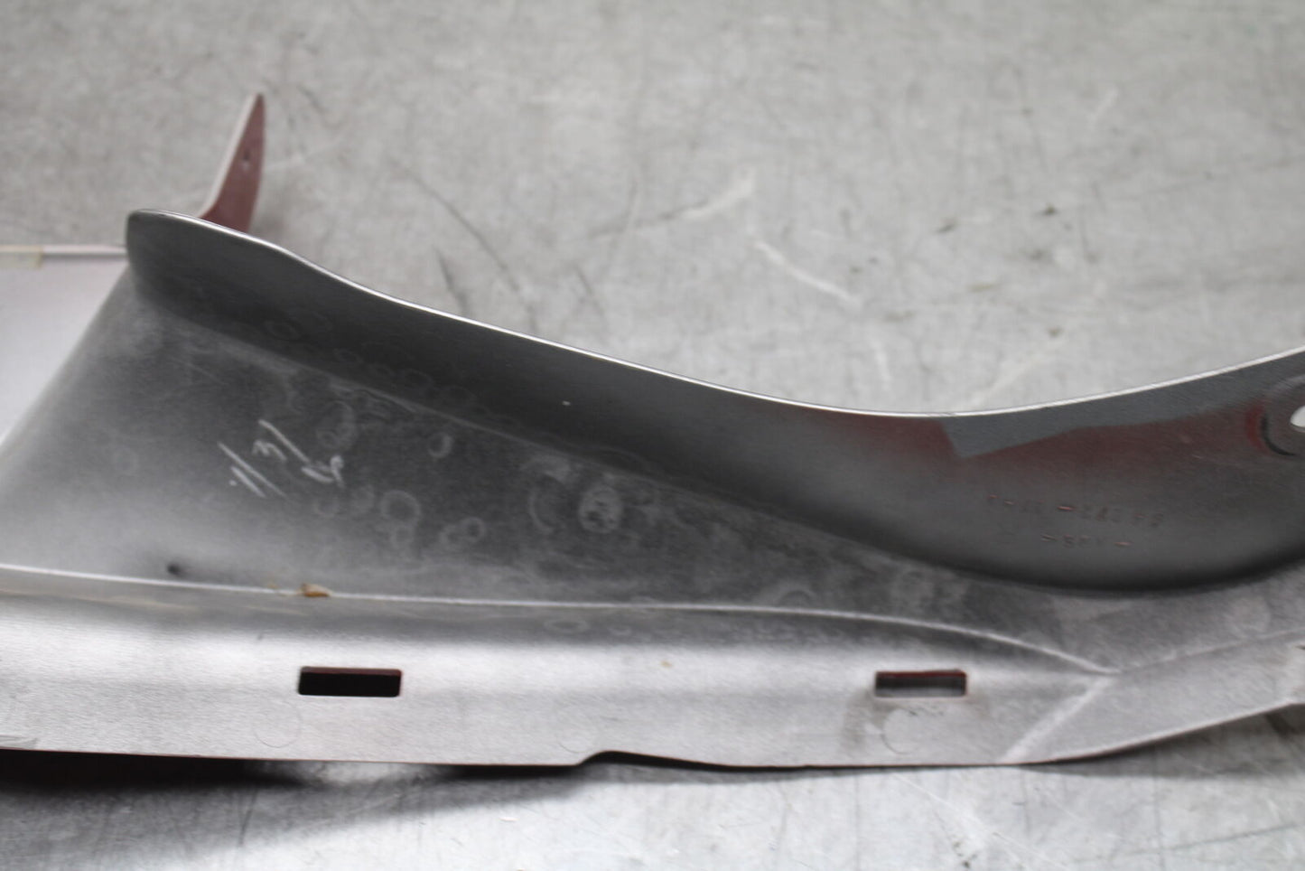 08-10 SUZUKI GSXR 600  RIGHT FRONT UPPER NOSE FAIRING COWL SHROUD BB101