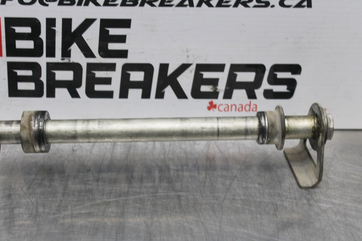 06 SUZUKI SV650S REAR AXLE BACK WHEEL RIM PIVOT BOLT AXEL BB783