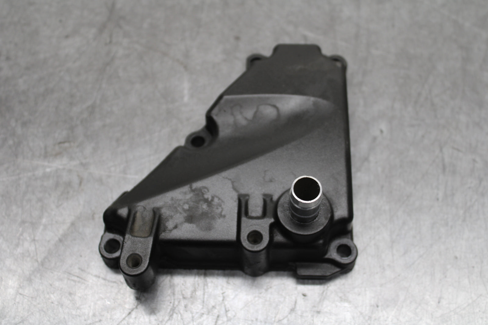06 YAMAHA YZF R6 ENGINE MOTOR CRANK CASE VENT COVER BB716
