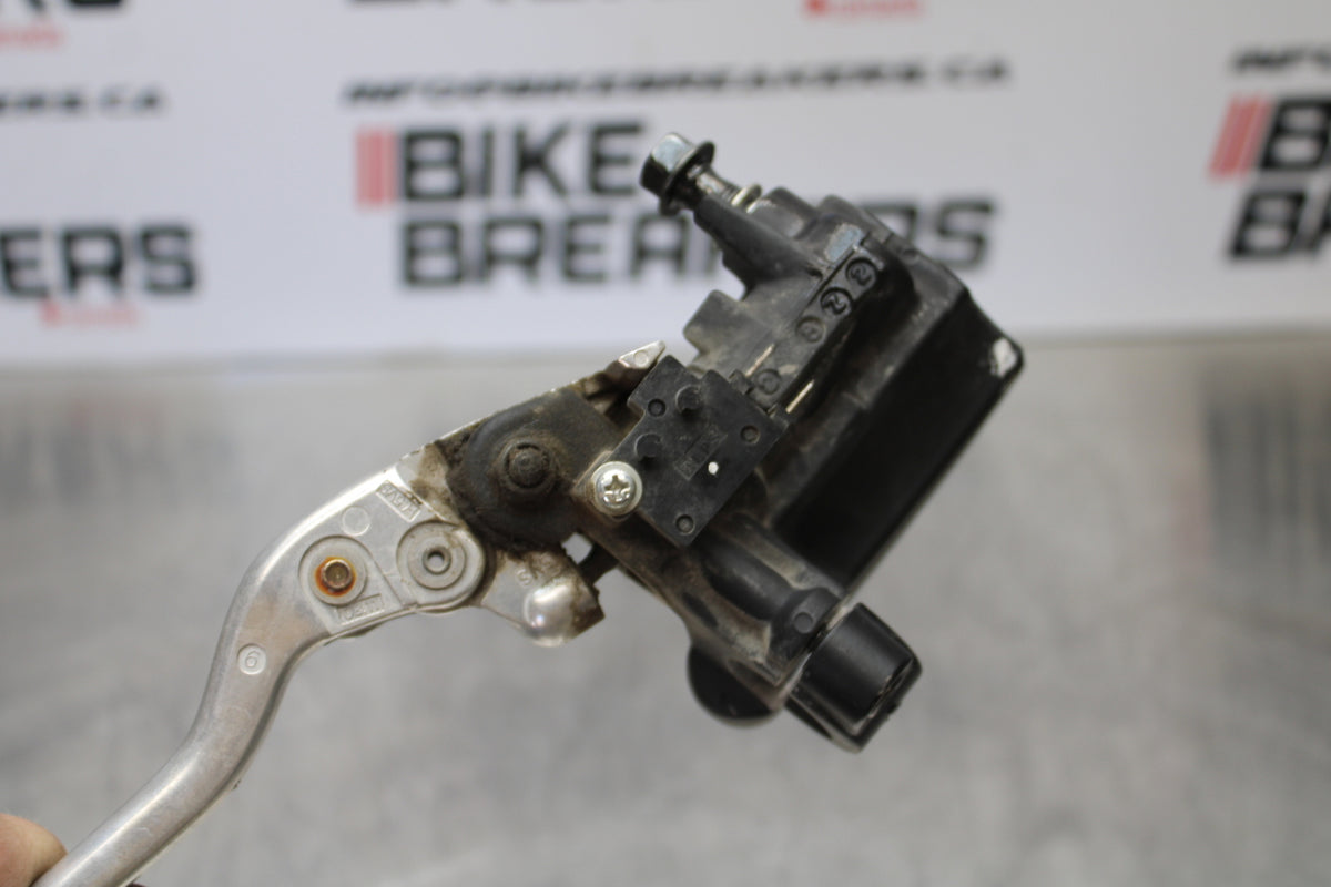 09-15 YAMAHA FZ6R FRONT BRAKE MASTER CYLINDER w/ LEVER BB161