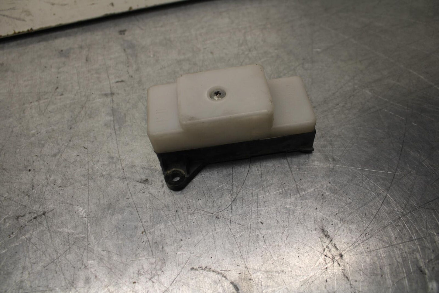 1988 Suzuki Katana 600 GSX600F RELAY ASSEMBLY FUSE BOX BB94