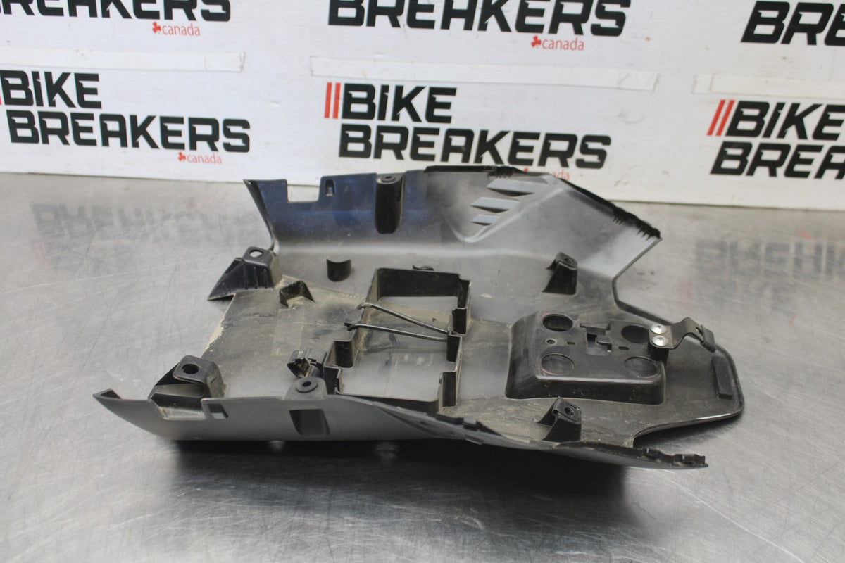 25 KAWASAKI Z900 REAR BACK TAIL UNDERTAIL FAIRING COWL FENDER BB928
