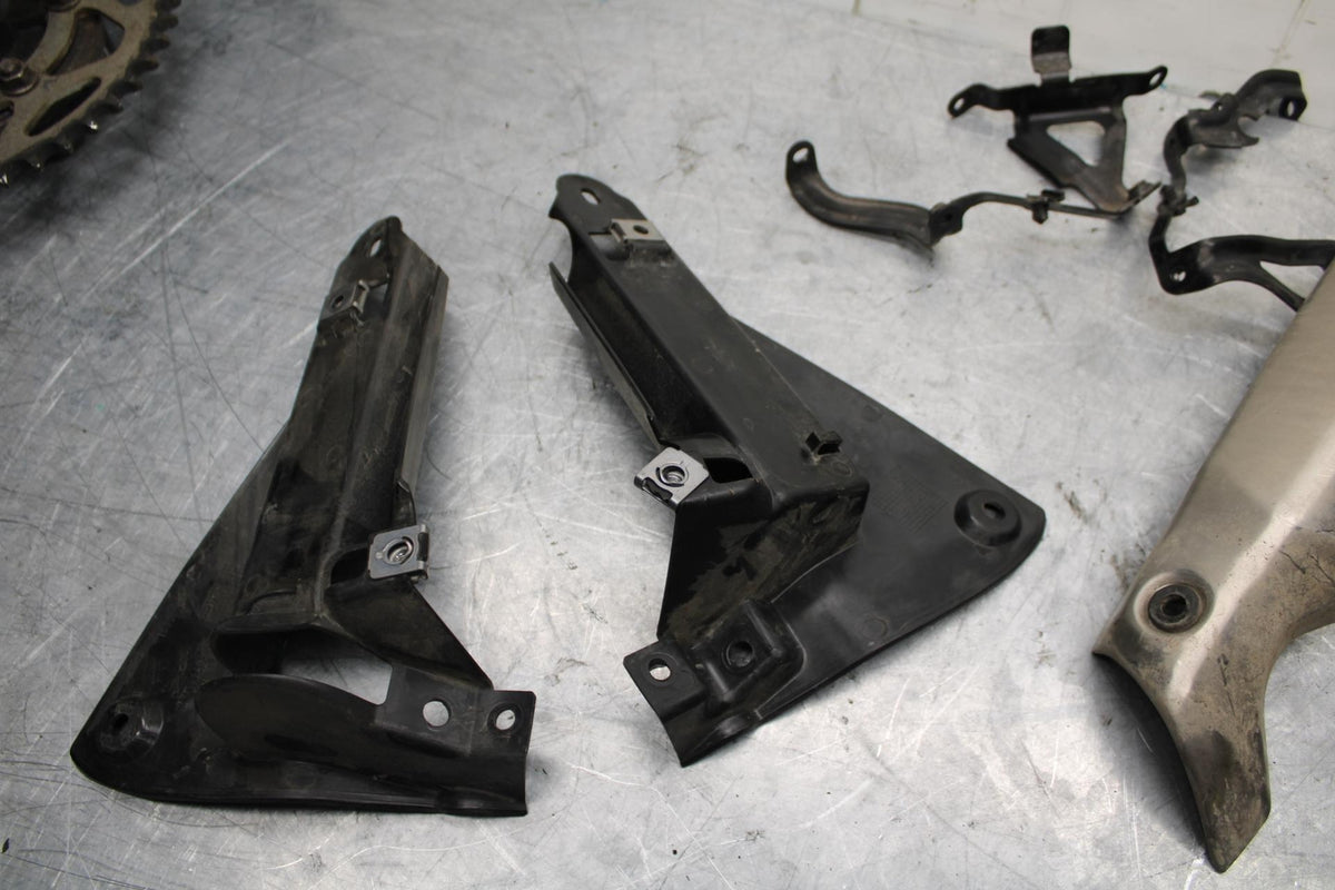 14-15 TRIUMPH STREET TRIPLE R LEFT OVER  BRACKET MOUNT BB441