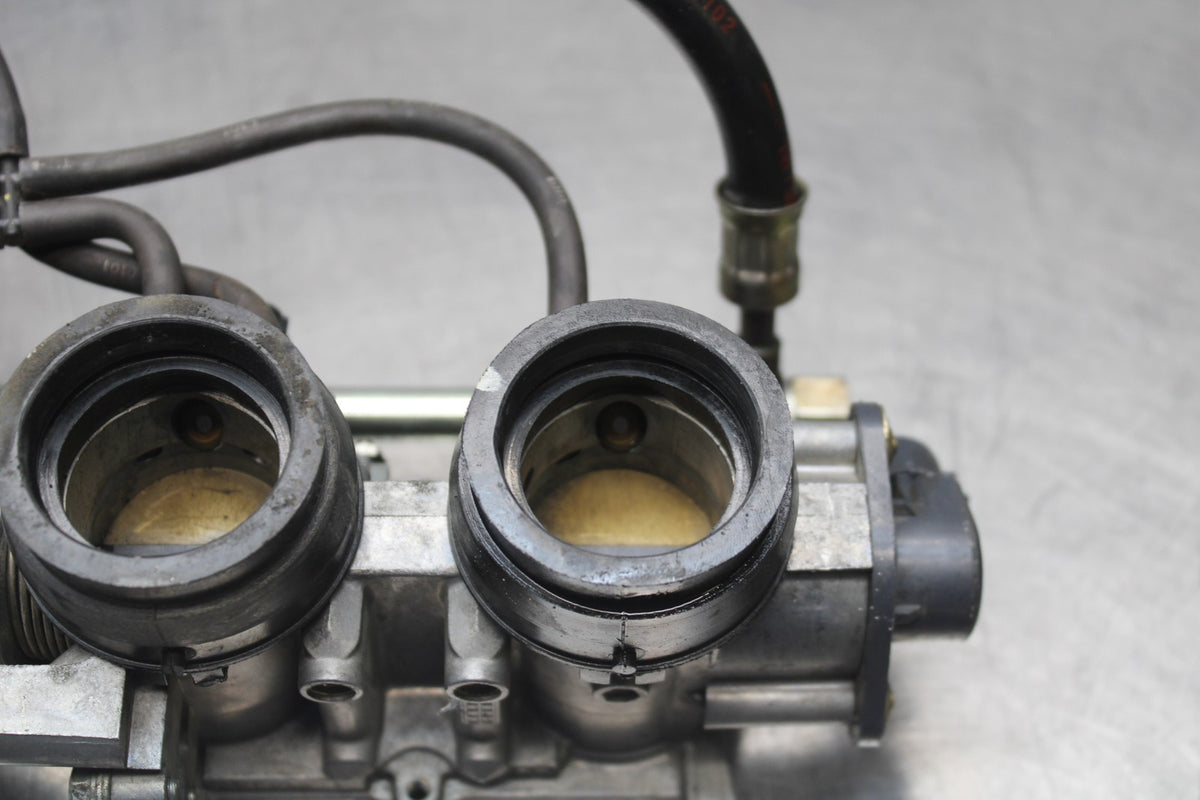 01-06 HONDA CBR600F4I MAIN FUEL INJECTORS / THROTTLE BODIES BB778