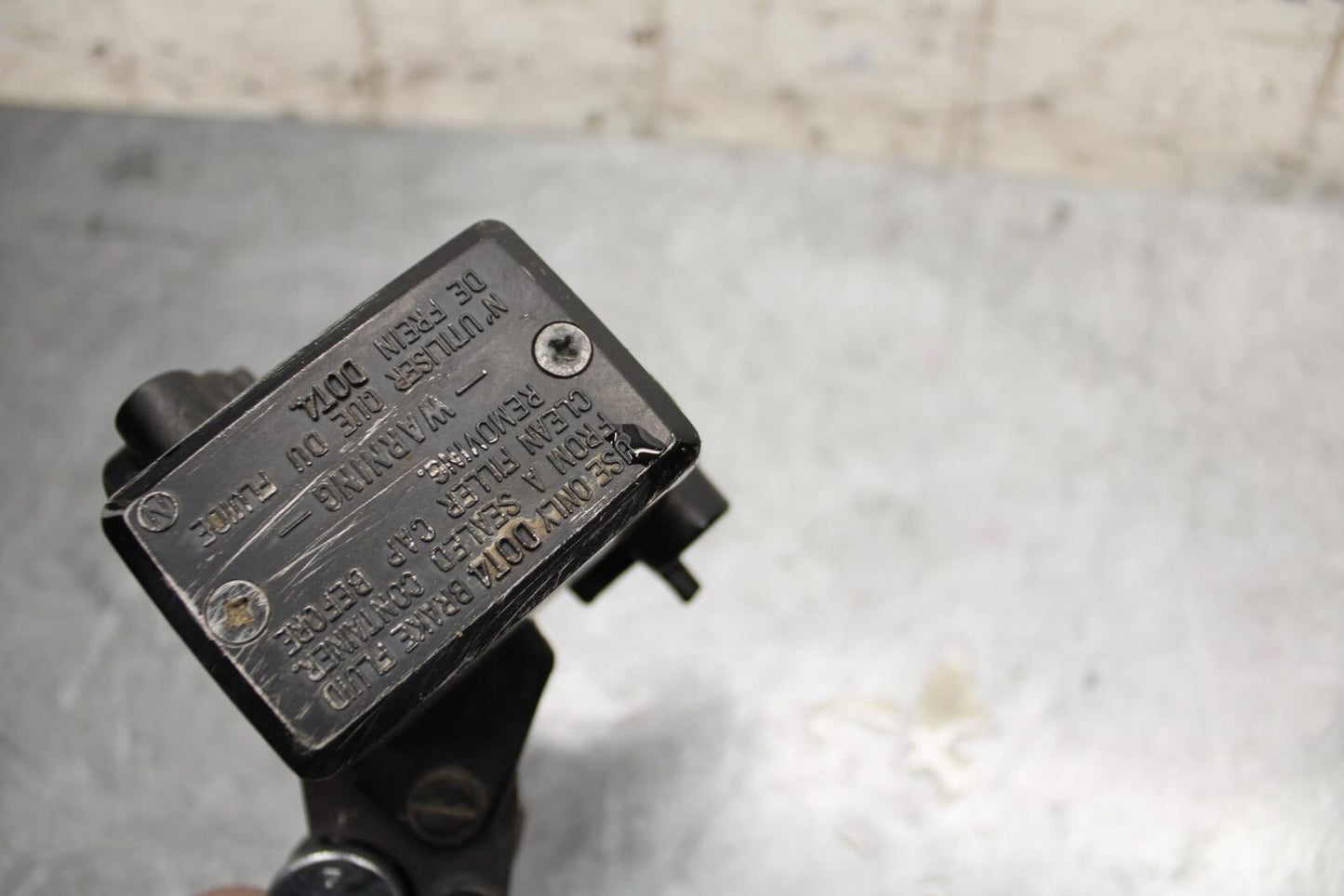 2001 Kawasaki Ninja ZX6 ZX600E FRONT BRAKE MASTER CYLINDER w/ LEVER BB547