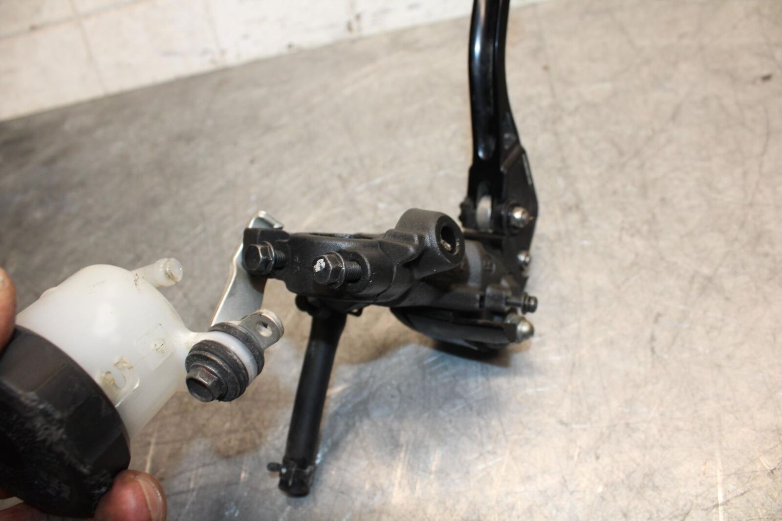 2016 Honda CBR1000RR FRONT BRAKE MASTER CYLINDER w/ VORTEX LEVER BB530
