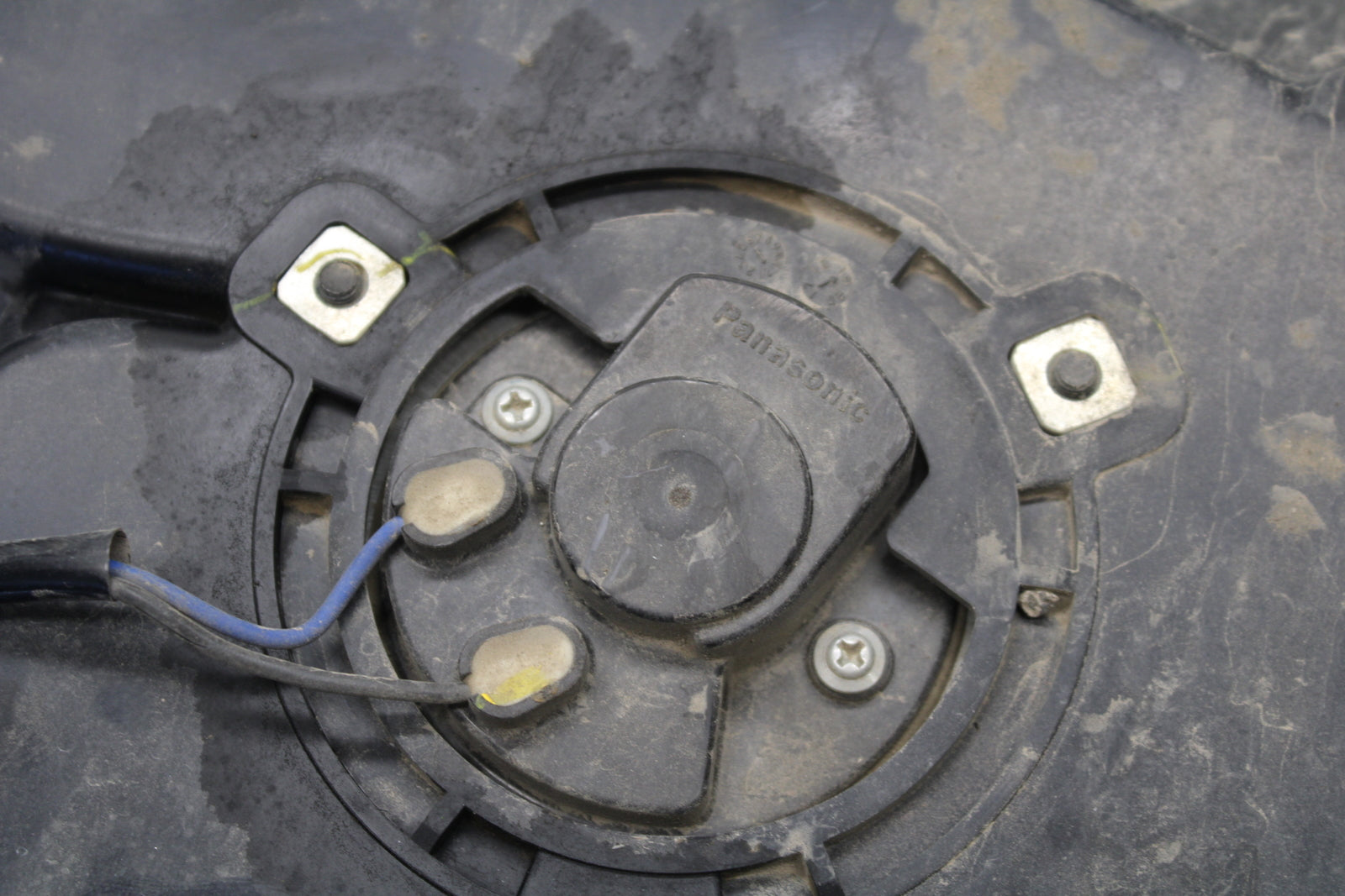 19-22 KAWASAKI Z400 ENGINE RADIATOR COOLING FAN BB708